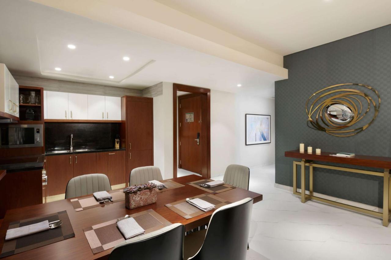 Wyndham Grand Doha West Bay Beach Kültér fotó Office