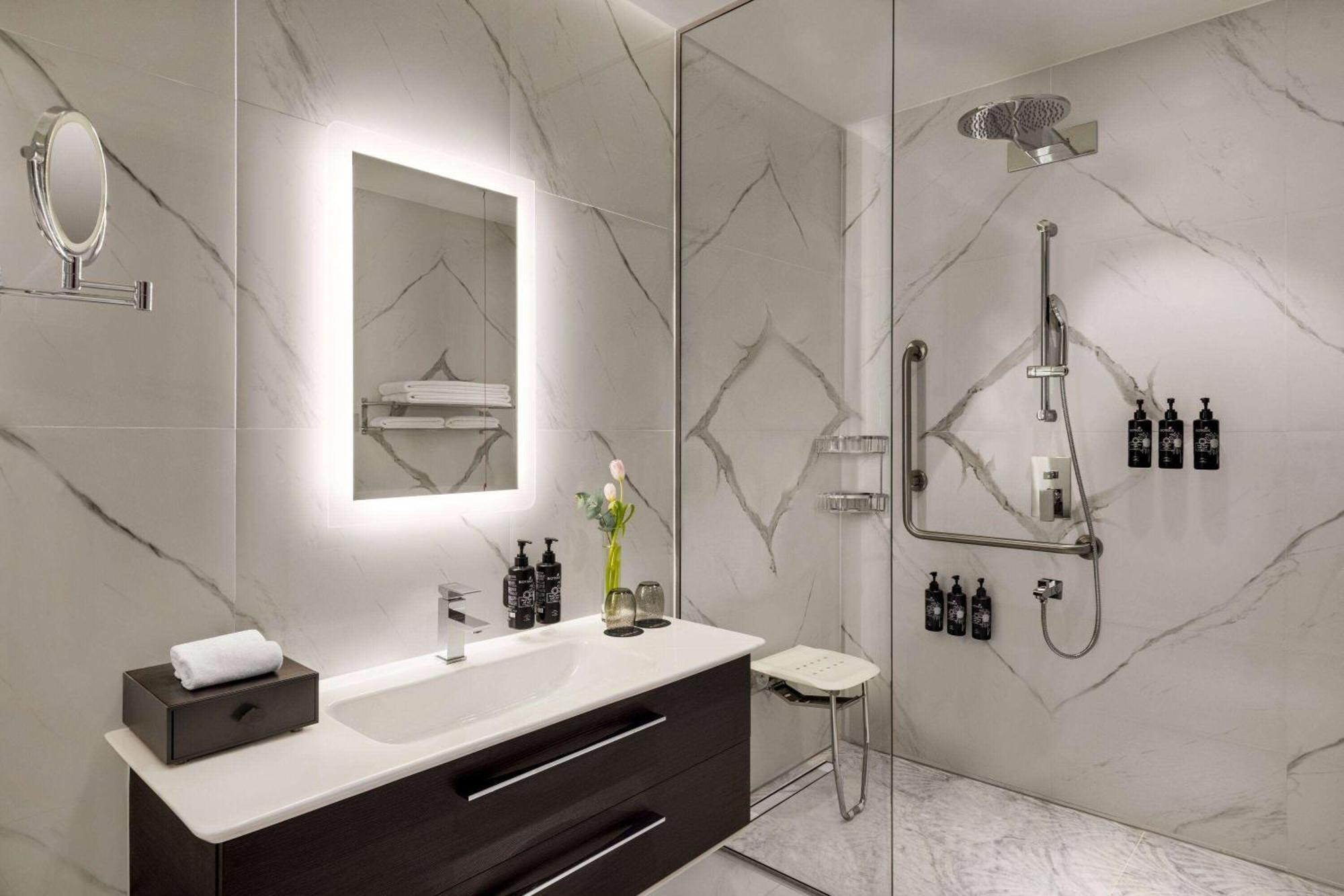 Wyndham Grand Doha West Bay Beach Kültér fotó